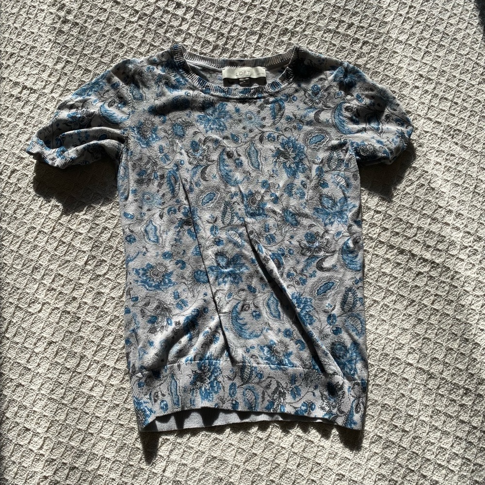 LOFT XXS Petite Blue Paisley T-Shirt